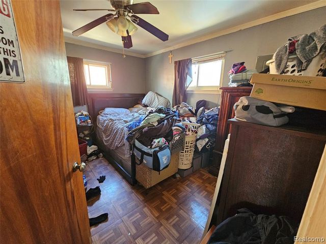 5643 Clippert Street, Dearborn Heights, MI 48125