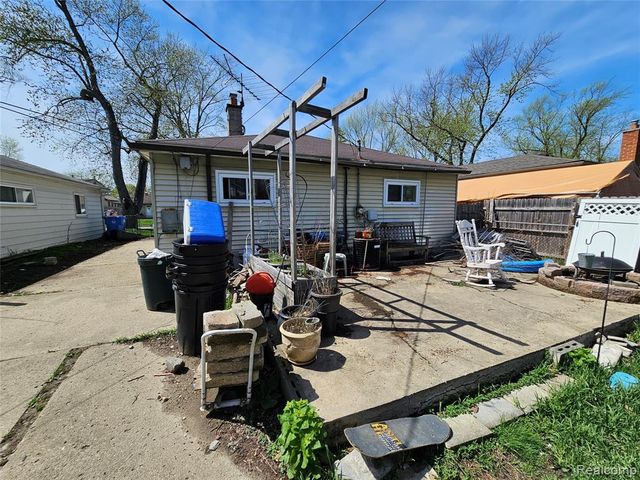 5643 Clippert Street, Dearborn Heights, MI 48125