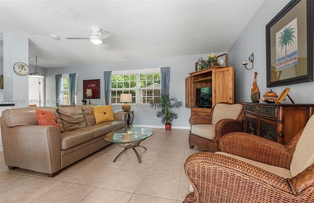 2033 NE 33rd Ave 2, Fort Lauderdale, FL 33305