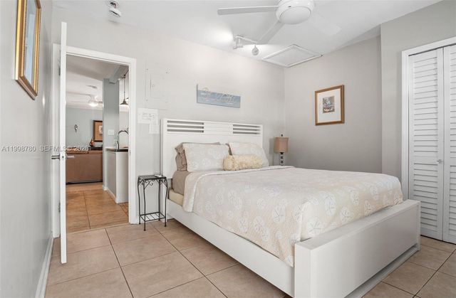 2033 NE 33rd Ave 2, Fort Lauderdale, FL 33305