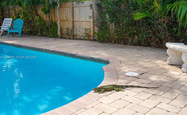 2033 NE 33rd Ave 2, Fort Lauderdale, FL 33305