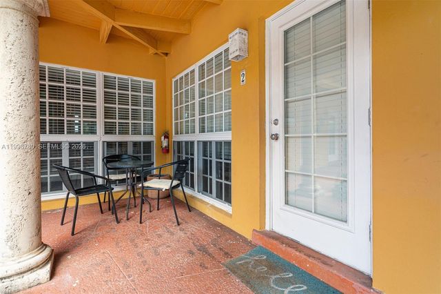 2033 NE 33rd Ave 2, Fort Lauderdale, FL 33305