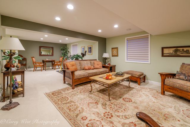 723 Nancy Court, Sycamore, IL 60178