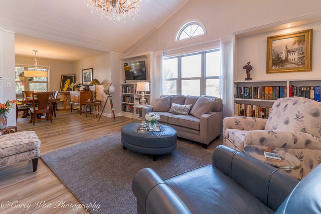 723 Nancy Court, Sycamore, IL 60178