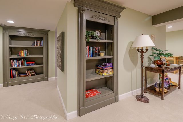 723 Nancy Court, Sycamore, IL 60178