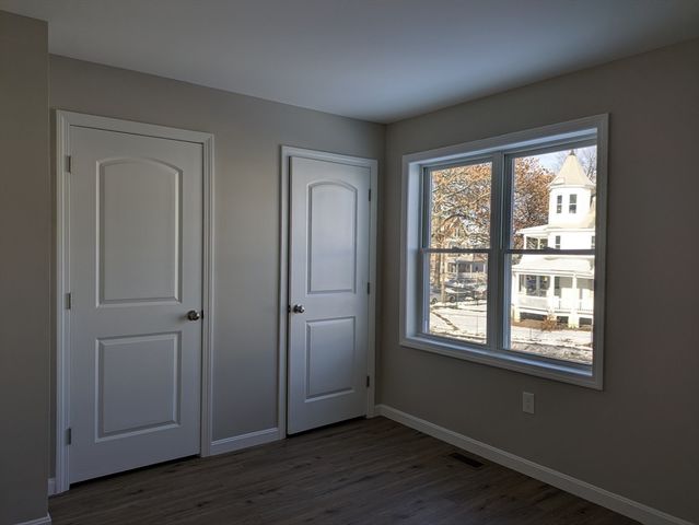 130 Dickinson 130, Springfield, MA 01108