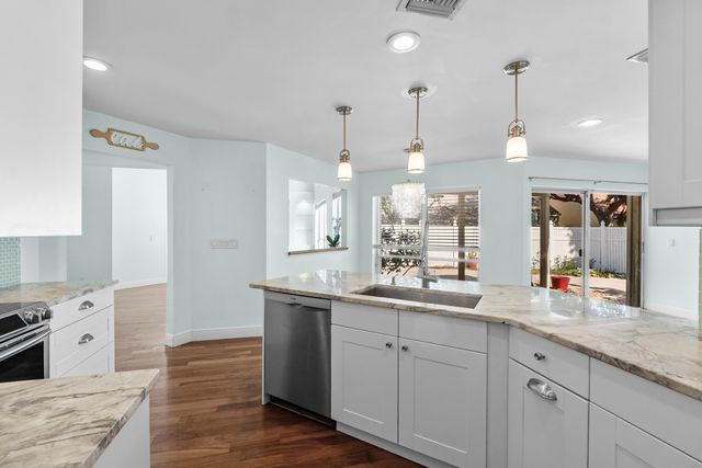 10152 Aspen Way, Palm Beach Gardens, FL 33410