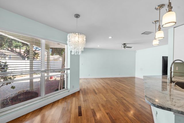 10152 Aspen Way, Palm Beach Gardens, FL 33410