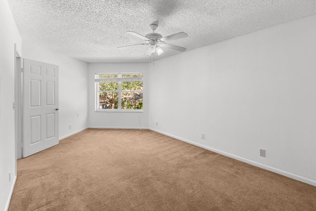 10152 Aspen Way, Palm Beach Gardens, FL 33410