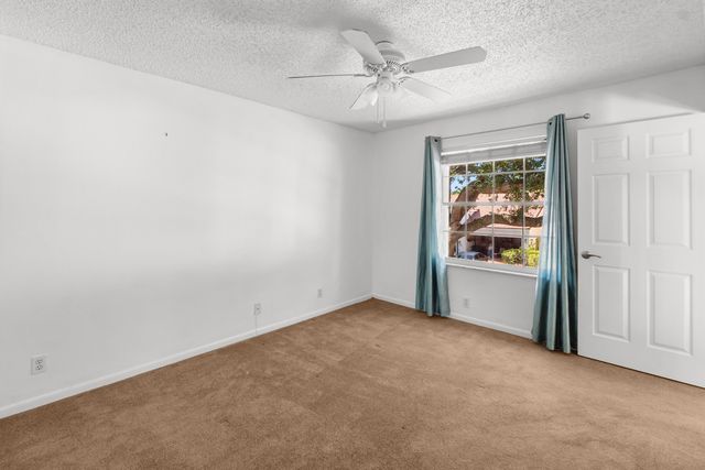 10152 Aspen Way, Palm Beach Gardens, FL 33410