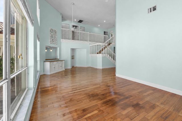 10152 Aspen Way, Palm Beach Gardens, FL 33410