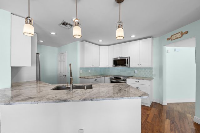 10152 Aspen Way, Palm Beach Gardens, FL 33410