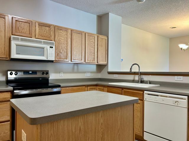 18092 69th Place N, Maple Grove, MN 55311