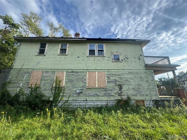 16634 Log Cabin Street, Highland Park, MI 48203