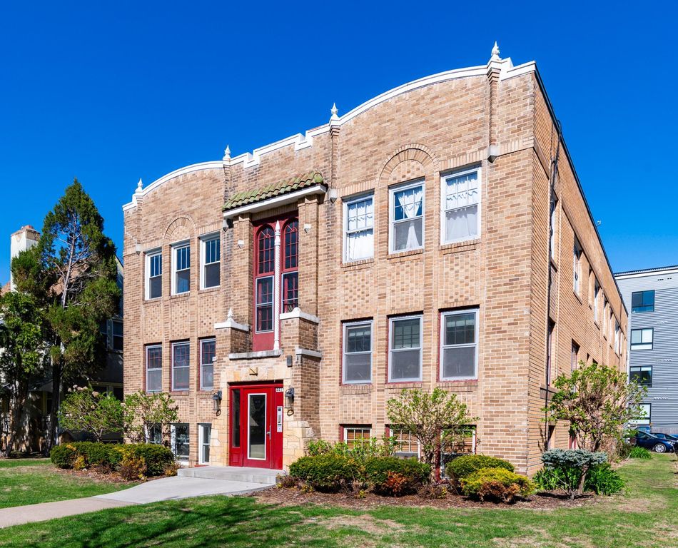 4415 Chowen Avenue S 201, Minneapolis, MN 55410 — photo 2