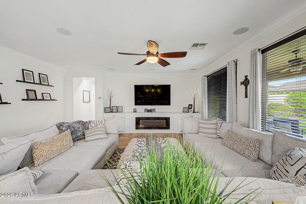 10453 W EL CORTEZ Place, Peoria, AZ 85383 — photo 4