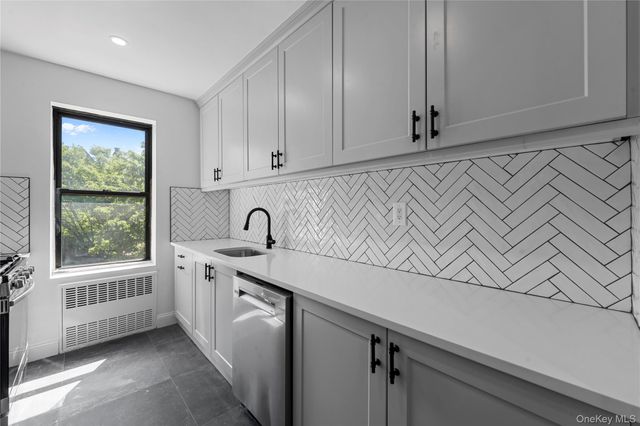 37-20 87th Street 2F, Jackson Heights, NY 11372