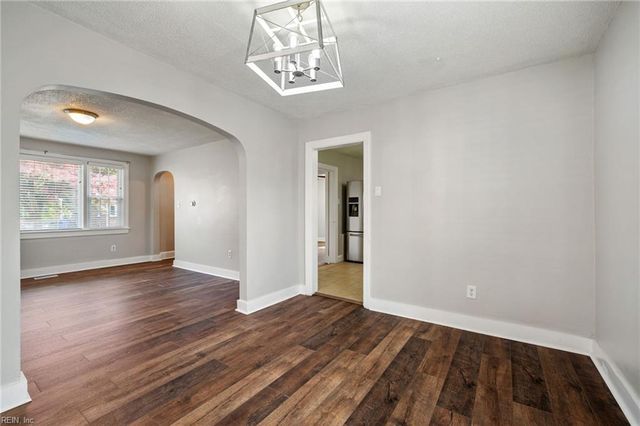 2715 Beachmont AVE, Norfolk, VA 23504