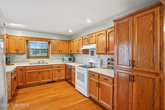 5811 STERLING RIDGE ROAD, Jefferson City, MO 65101