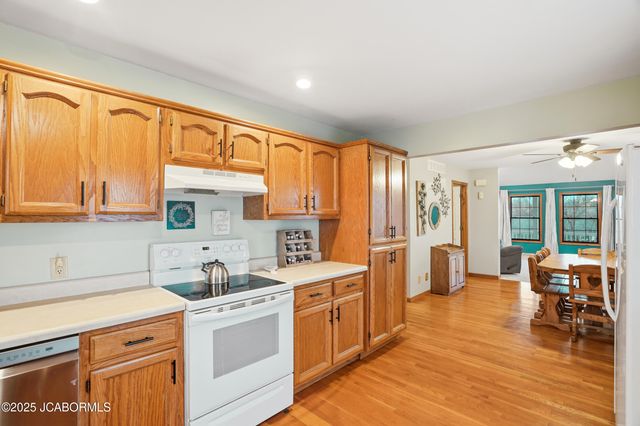 5811 STERLING RIDGE ROAD, Jefferson City, MO 65101