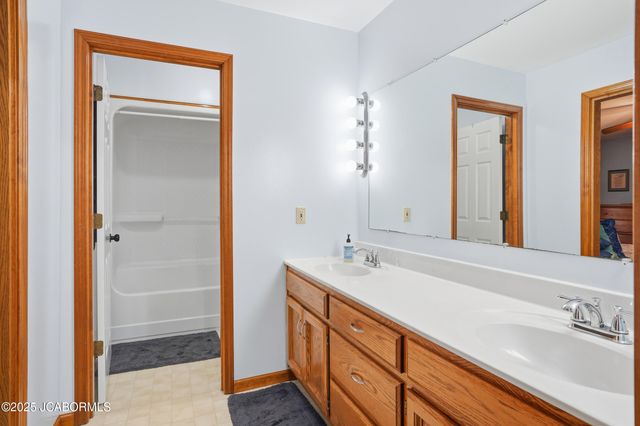 5811 STERLING RIDGE ROAD, Jefferson City, MO 65101