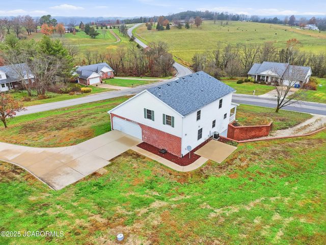 5811 STERLING RIDGE ROAD, Jefferson City, MO 65101