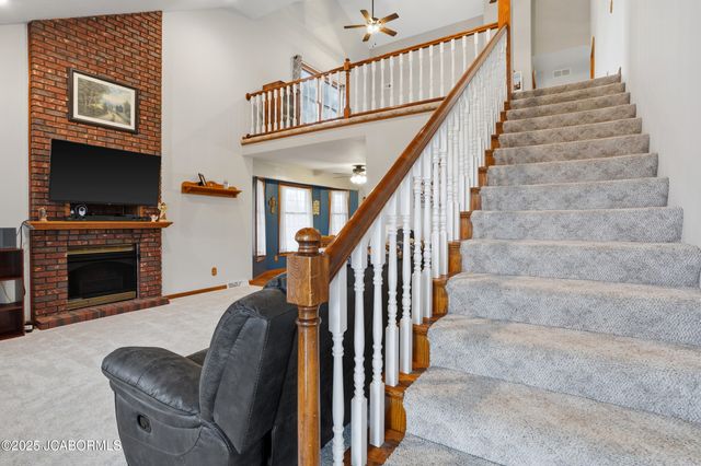 5811 STERLING RIDGE ROAD, Jefferson City, MO 65101