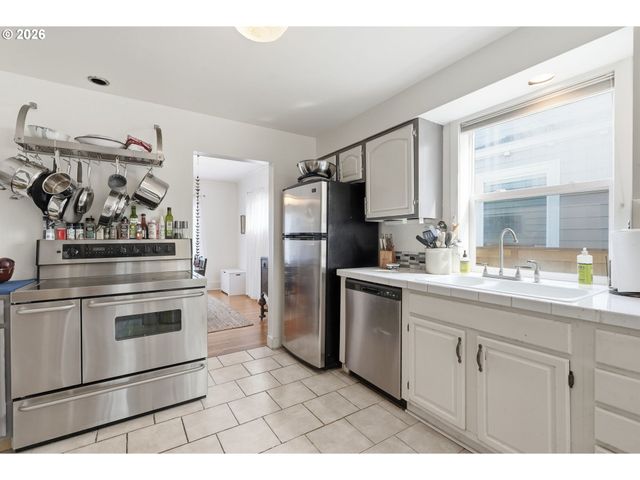 2915 Ne 56TH Ave, Portland, OR 97213