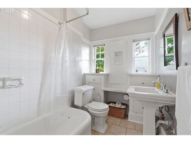 2915 Ne 56TH Ave, Portland, OR 97213