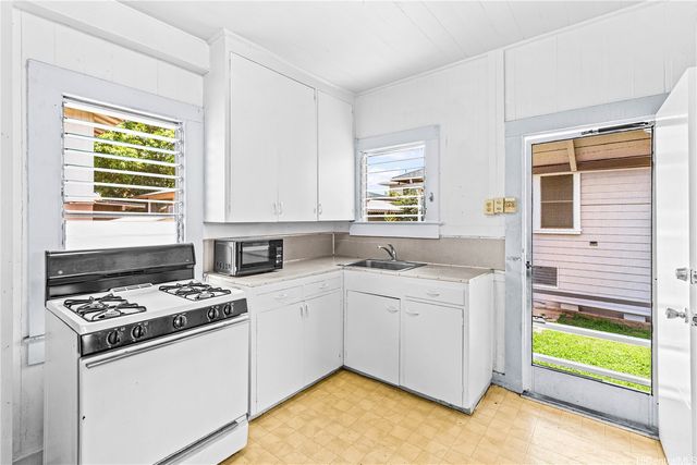 3473 Winam Avenue, Honolulu, HI 96815