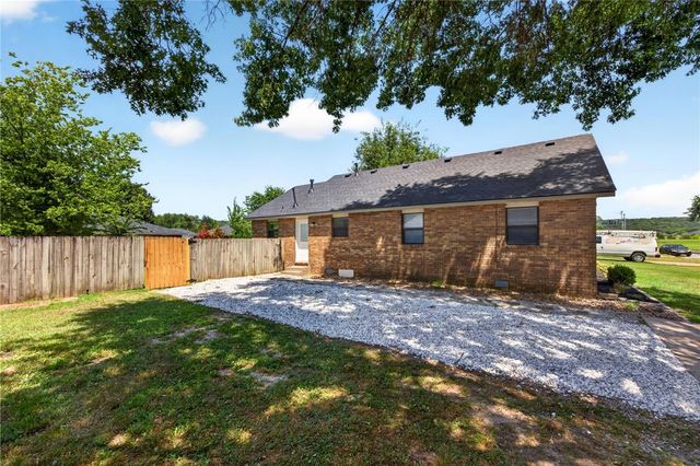 3164 Adrian Avenue, Springdale, AR 72764