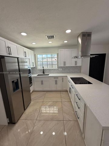 1749 NW 154th St, Miami Gardens, FL 33054