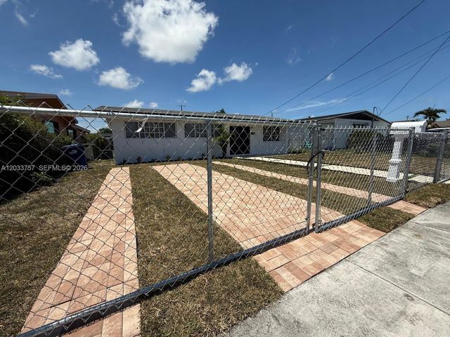 1749 NW 154th St, Miami Gardens, FL 33054