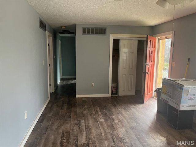 104 Chippewa, Irondale, MO 63648