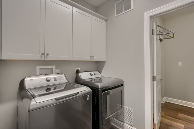 305 Dupont Drive, North Fayette, PA 15057