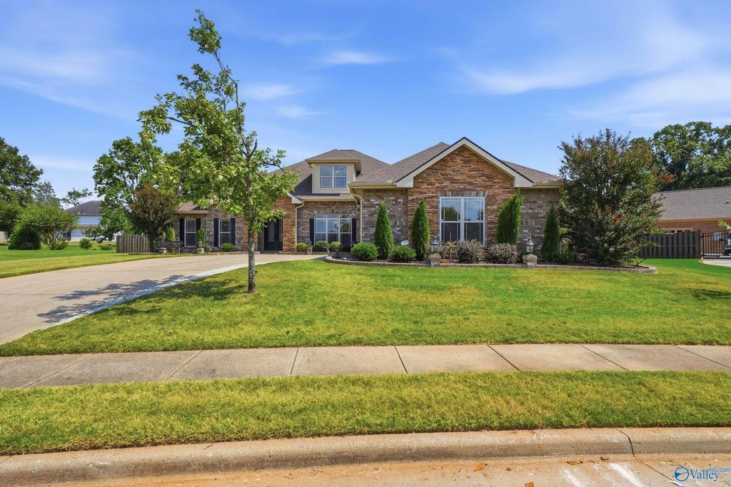 25 Bannut Court SW, Huntsville, AL 35824