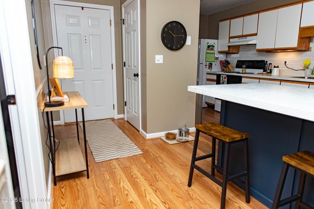 405 Forest Park Rd, Louisville, KY 40223