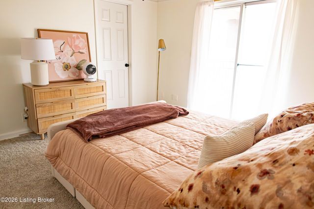 405 Forest Park Rd, Louisville, KY 40223