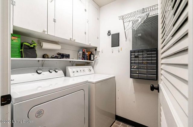 405 Forest Park Rd, Louisville, KY 40223