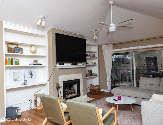 405 Forest Park Rd, Louisville, KY 40223