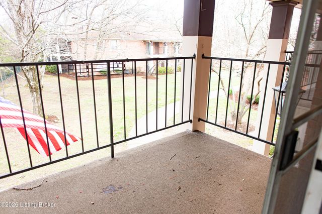 405 Forest Park Rd, Louisville, KY 40223