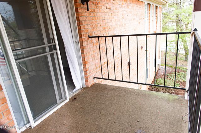 405 Forest Park Rd, Louisville, KY 40223