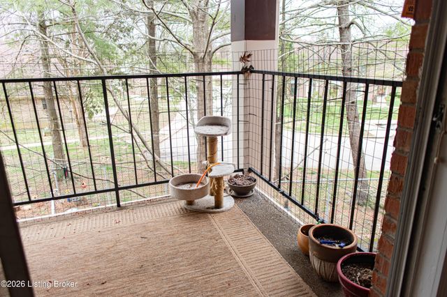 405 Forest Park Rd, Louisville, KY 40223