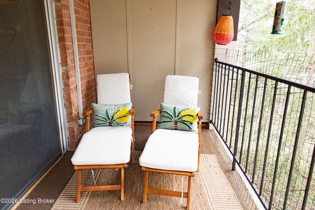 405 Forest Park Rd, Louisville, KY 40223