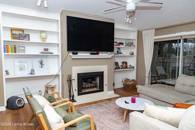 405 Forest Park Rd, Louisville, KY 40223