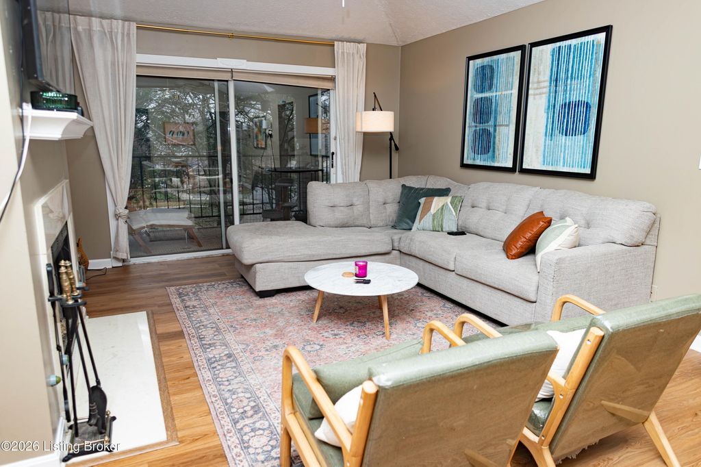 405 Forest Park Rd, Louisville, KY 40223