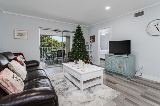 5499 Rattlesnake Hamm RD # 304A, Naples, FL 34113