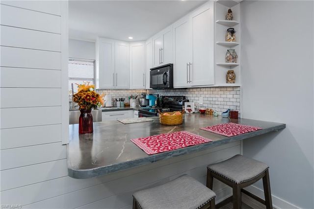 5499 Rattlesnake Hamm RD # 304A, Naples, FL 34113