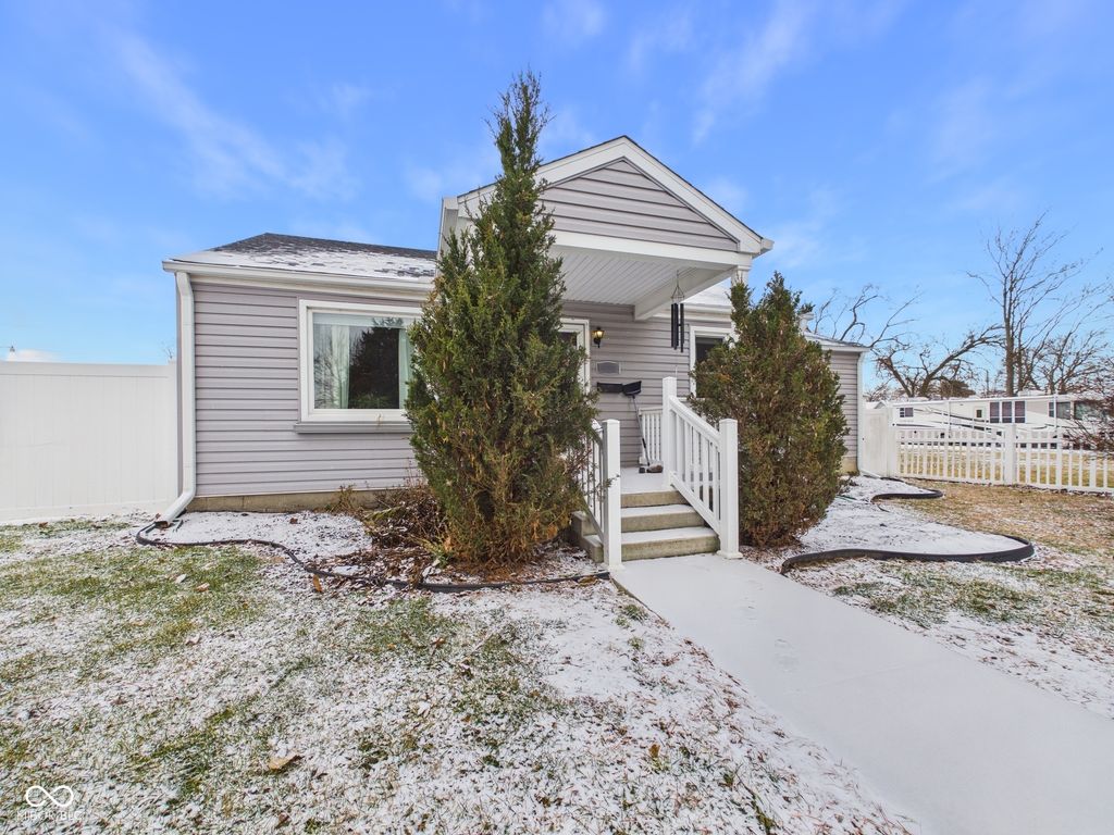 2415 N A Street, Elwood, IN 46036