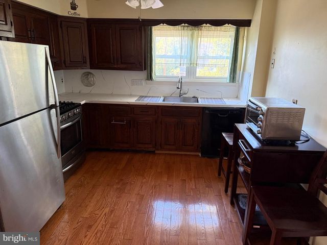 3555 CHURCHILL LN, Philadelphia, PA 19114